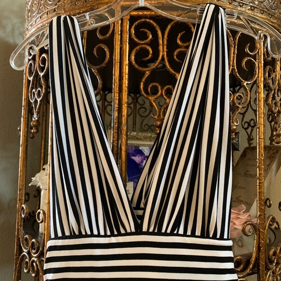 White House Black Market Tank Top Blouse - Picture 3 of 3